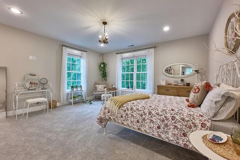 Tiny photo for 7100 Oxford Loop N, New Albany, OH 43054 (MLS # 226020080)