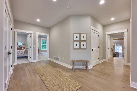 Tiny photo for 7100 Oxford Loop N, New Albany, OH 43054 (MLS # 226020080)