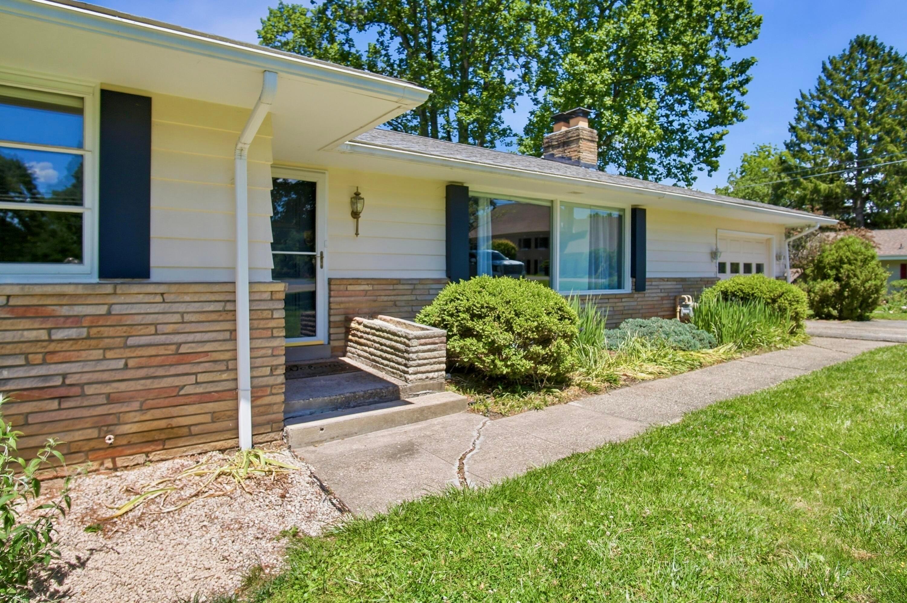 375 Broadview Avenue