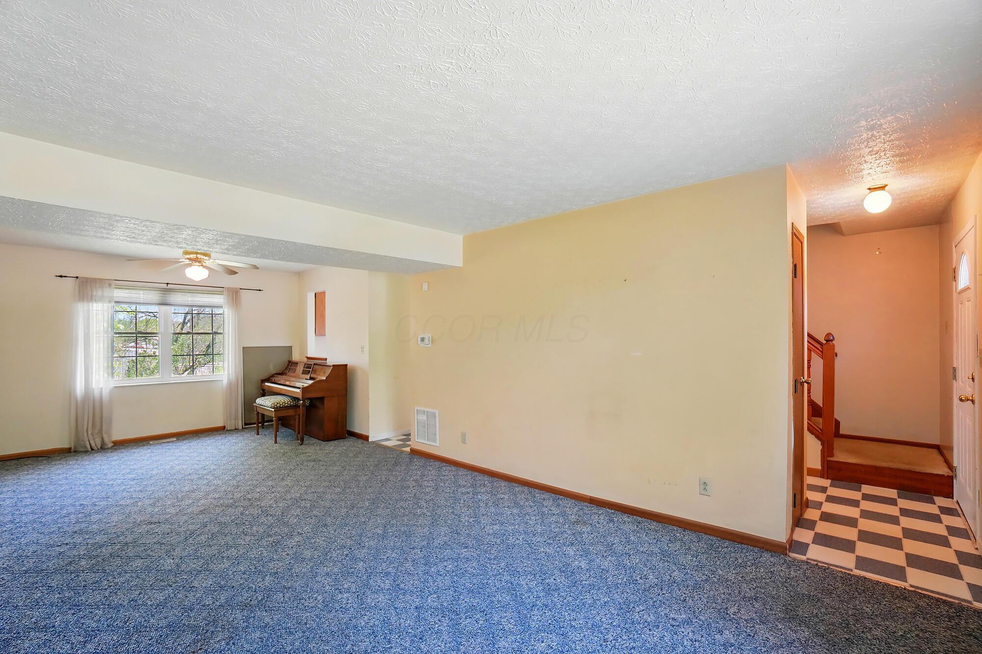 811 Ashford Glen Drive, Columbus, Ohio image 6