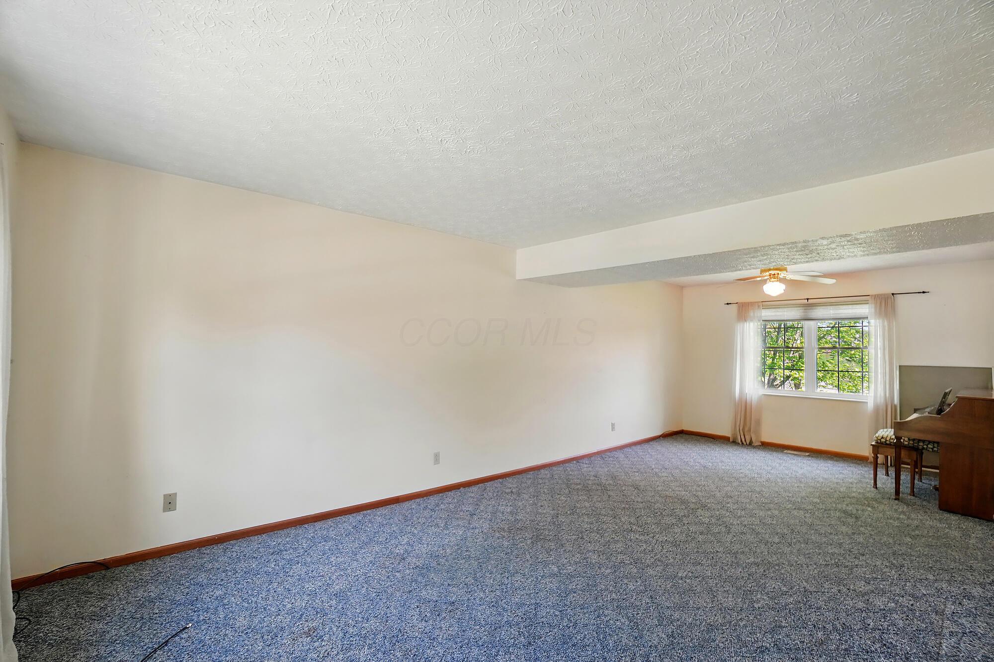 811 Ashford Glen Drive, Columbus, Ohio image 5