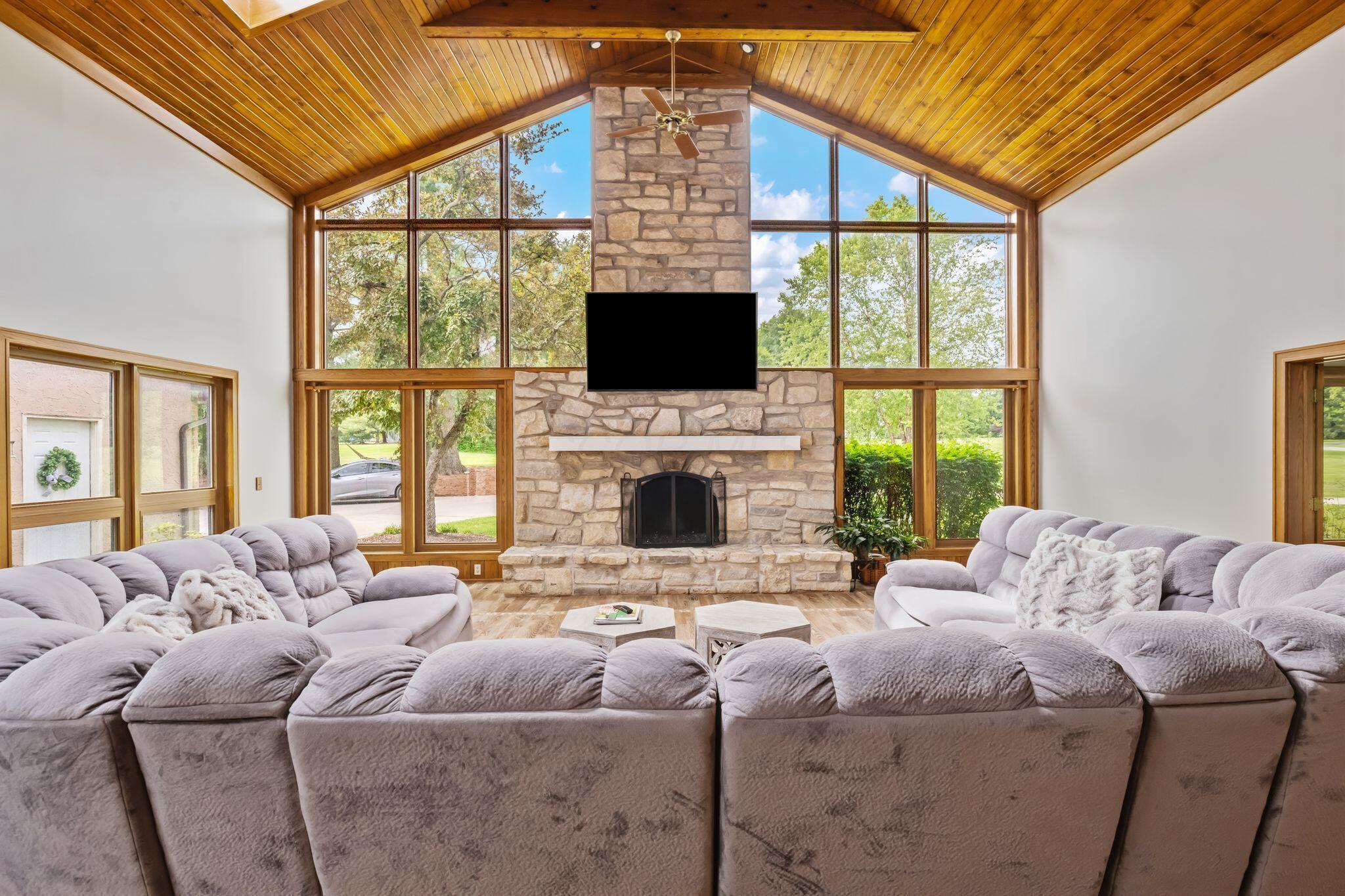 4528 Ravine Drive