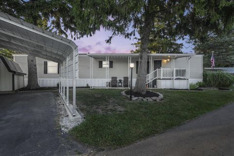 Photo of 5451 Ruffed Grouse Circle, Dublin, OH 43016 (MLS # 225033045)