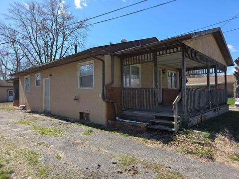 Photo of 3355 E Deshler Avenue, Columbus, OH 43227 (MLS # 226007632)