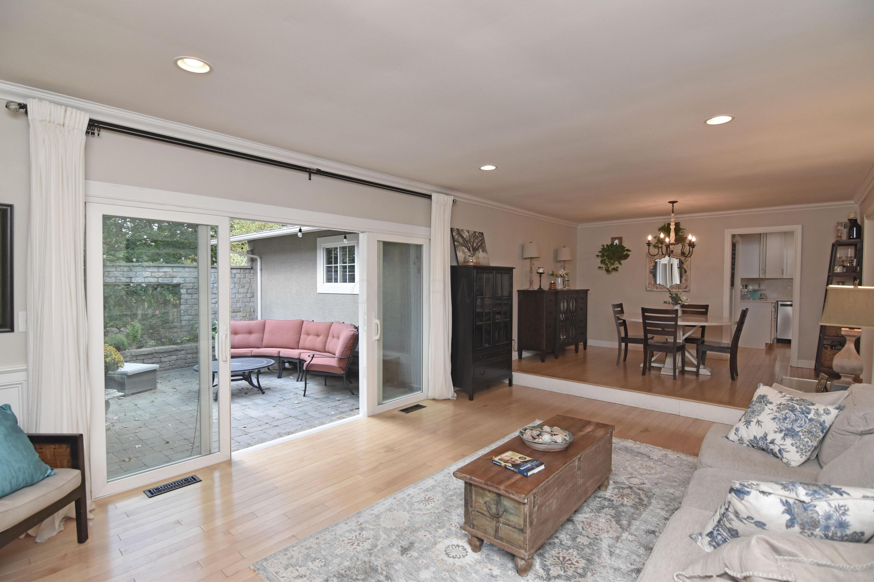 Dublin, Ohio 43016, United States, 3 Bedrooms Bedrooms, ,3 BathroomsBathrooms,Residential,Active,214022