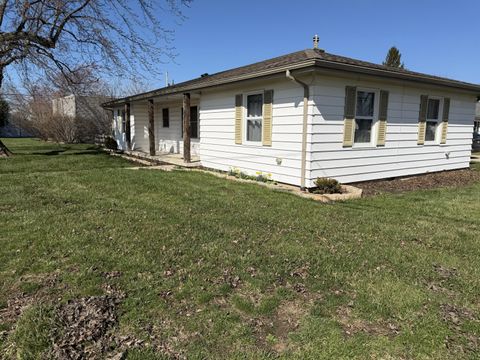 Photo of 212 Green Street, Williamsport, OH 43164 (MLS # 226006844)