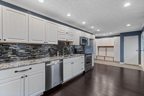 Tiny photo for 1414 Alvina Drive, Columbus, OH 43229 (MLS # 226000642)