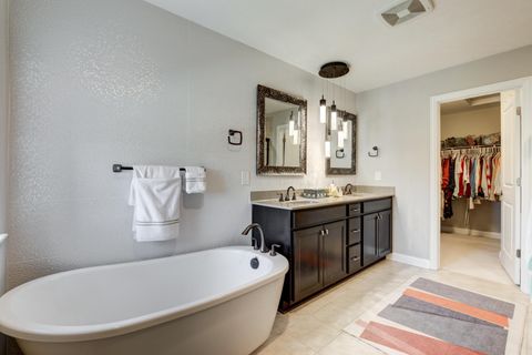 Tiny photo for 5581 Meadowhaven Drive, Powell, OH 43065 (MLS # 226013768)