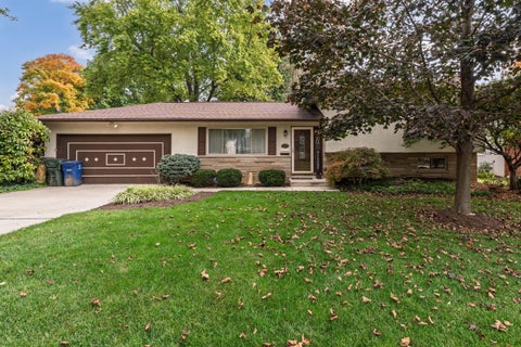 Photo of 4286 Kenridge Drive, Columbus, OH 43220 (MLS # 226038464)