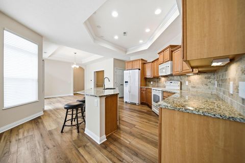 Tiny photo for 5485 Welbourne Place 3 #3, New Albany, OH 43054 (MLS # 226014617)