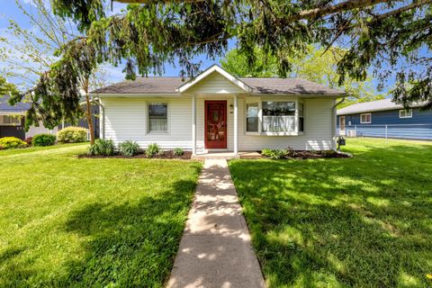 Photo of 305 N Jefferson Street, Utica, OH 43080 (MLS # 226014453)