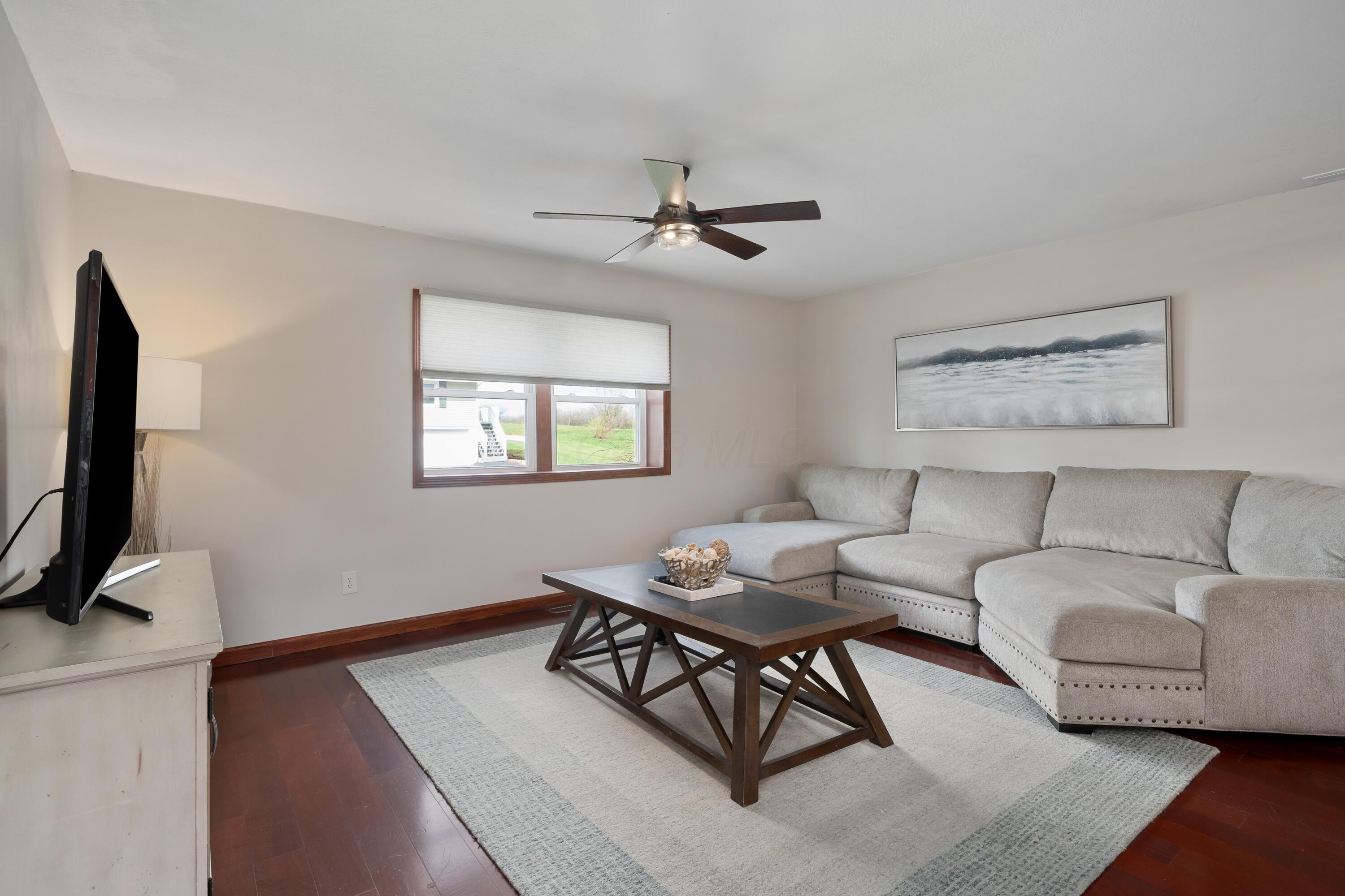 4015 Sycamore Lane, London, Ohio image 6