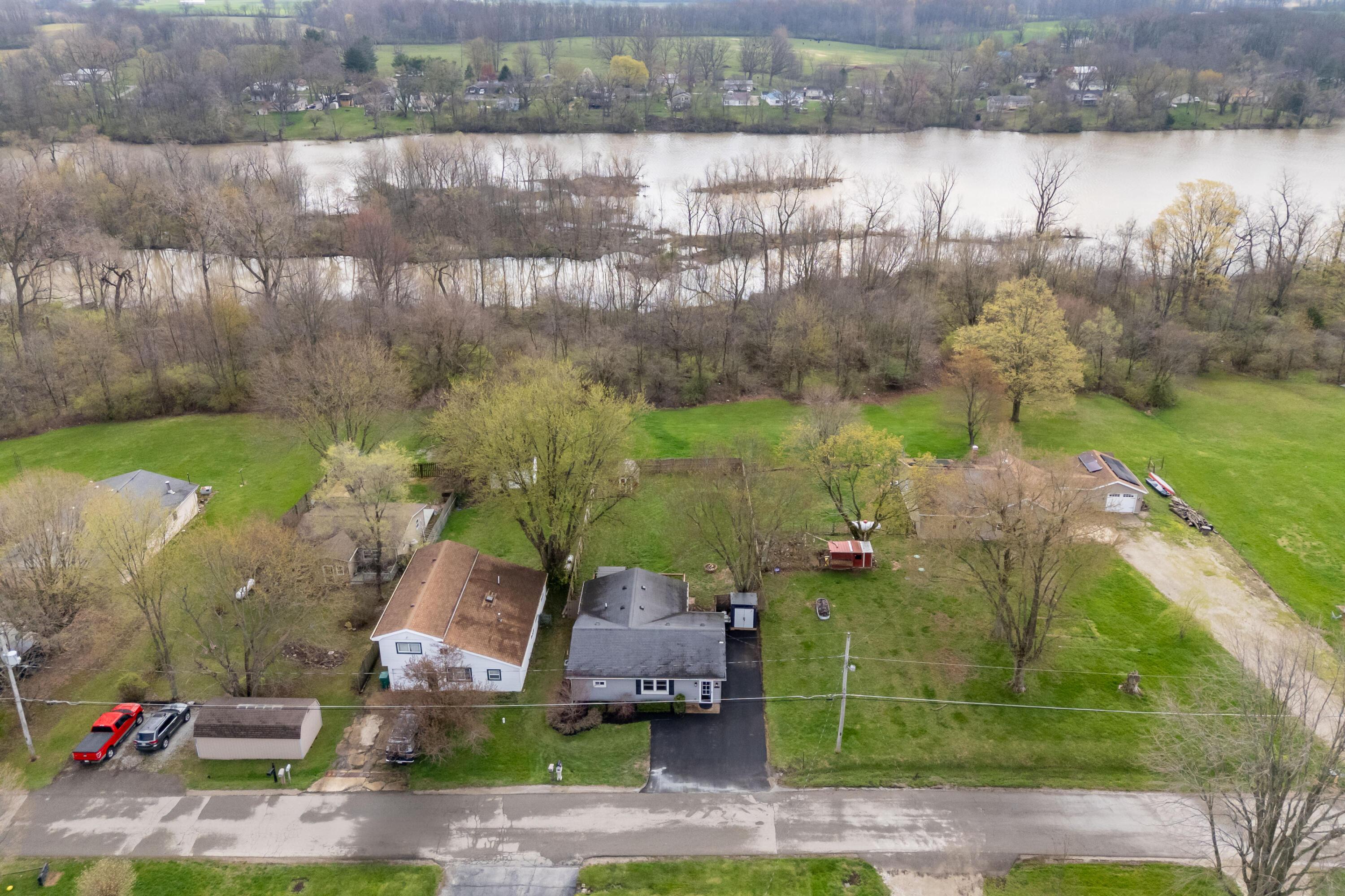 4015 Sycamore Lane, London, Ohio image 2