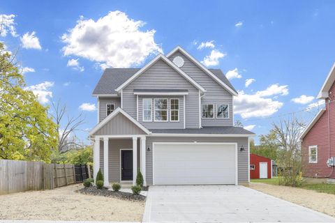 Photo of 60 Oak Street, Delaware, OH 43015 (MLS # 225038018)