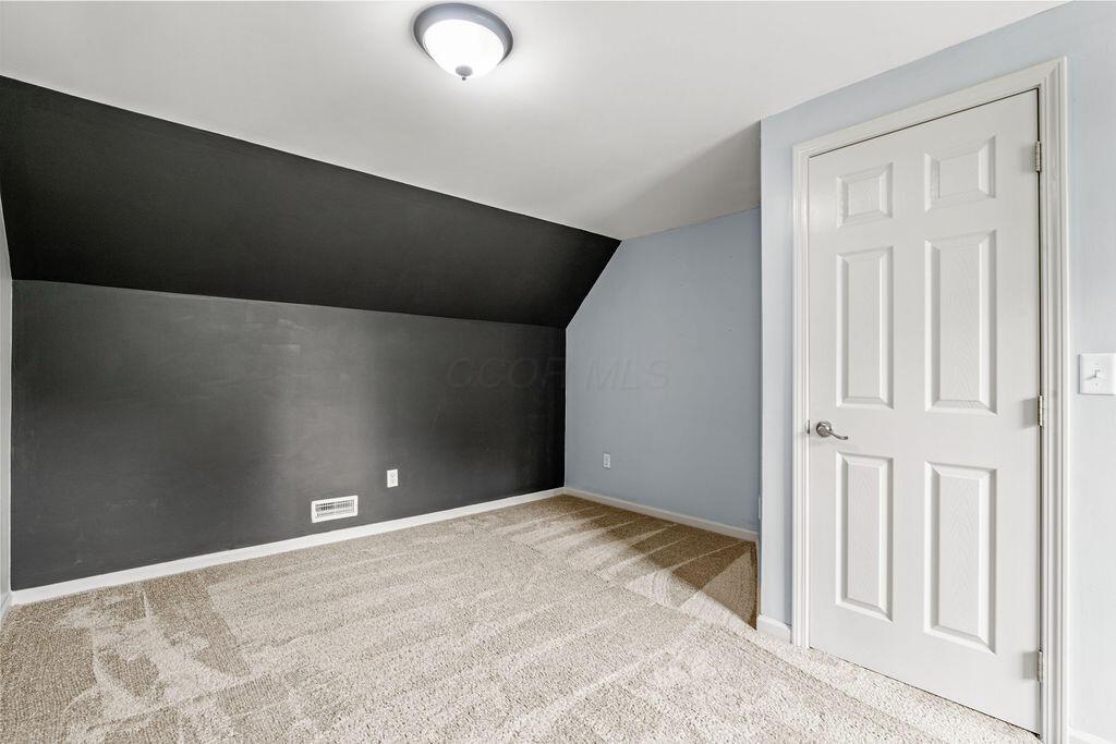 8950 Woodhaven Road, Johnstown, Ohio image 24
