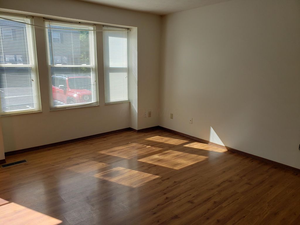 Photo of 7900 Barkwood Drive 21C #21C, Worthington, OH 43085 (MLS # 225038102)