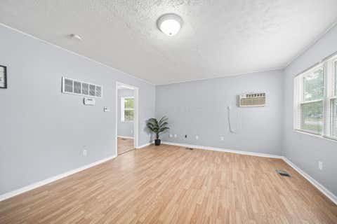 Tiny photo for 1000 Colgate Road, Columbus, OH 43213 (MLS # 226027394)
