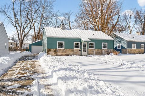 Photo of 177 S Hampton Road, Columbus, OH 43213 (MLS # 226002714)