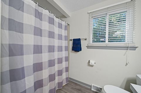 Tiny photo for 2627 Hubbell Road, Columbus, OH 43232 (MLS # 225037682)