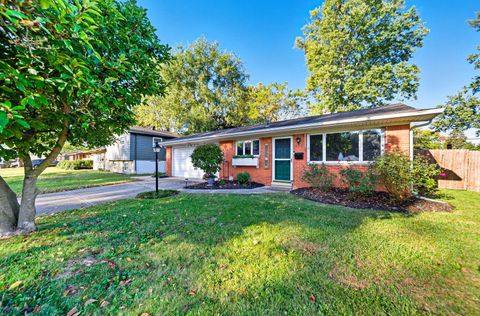 Tiny photo for 2627 Hubbell Road, Columbus, OH 43232 (MLS # 225037682)