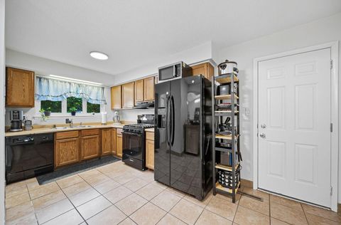 Tiny photo for 2627 Hubbell Road, Columbus, OH 43232 (MLS # 225037682)