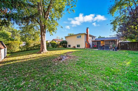 Tiny photo for 2627 Hubbell Road, Columbus, OH 43232 (MLS # 225037682)