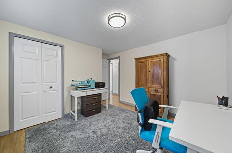 Tiny photo for 2627 Hubbell Road, Columbus, OH 43232 (MLS # 225037682)