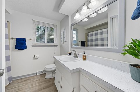 Tiny photo for 2627 Hubbell Road, Columbus, OH 43232 (MLS # 225037682)
