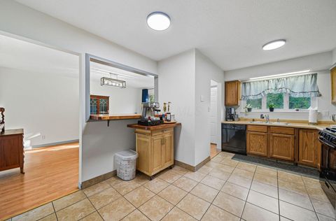 Tiny photo for 2627 Hubbell Road, Columbus, OH 43232 (MLS # 225037682)