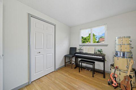 Tiny photo for 2627 Hubbell Road, Columbus, OH 43232 (MLS # 225037682)