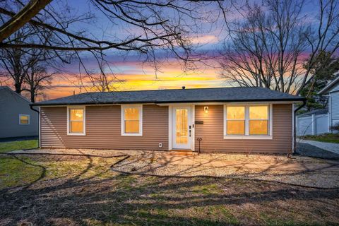 Photo of 371 Banbury Drive, Columbus, OH 43230 (MLS # 226008456)