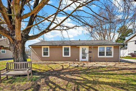 Photo of 371 Banbury Drive, Columbus, OH 43230 (MLS # 226008456)