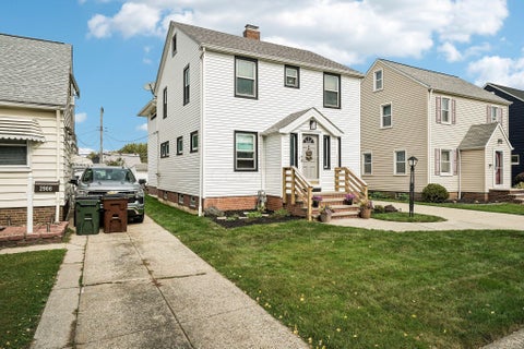 Tiny photo for 2902 Lincoln Avenue, Parma, OH 44134 (MLS # 226039291)