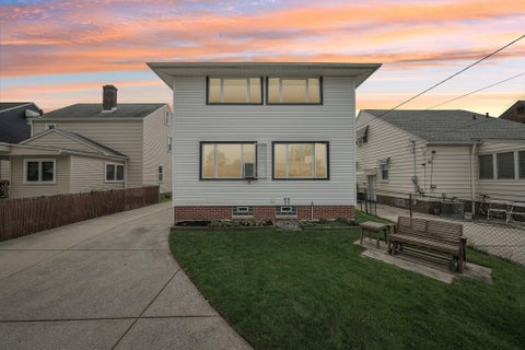 Tiny photo for 2902 Lincoln Avenue, Parma, OH 44134 (MLS # 226039291)