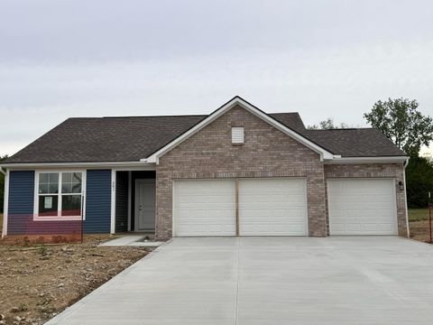 Photo of 201 Maddoxx Drive, London, OH 43140 (MLS # 226018348)