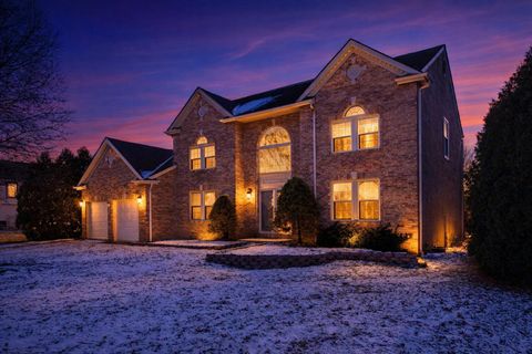 Photo of 901 Bovee Lane, Powell, OH 43065 (MLS # 226002061)