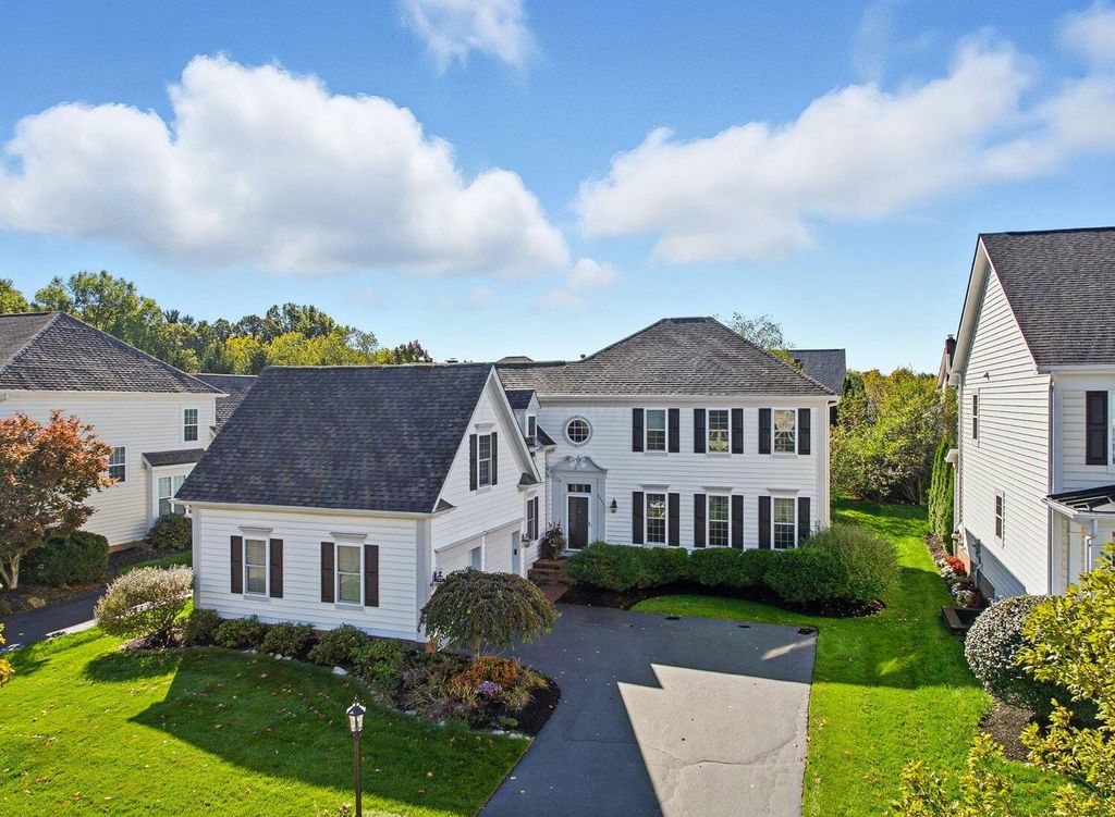 Photo of 7033 Cunningham Drive, New Albany, OH 43054 (MLS # 225039548)