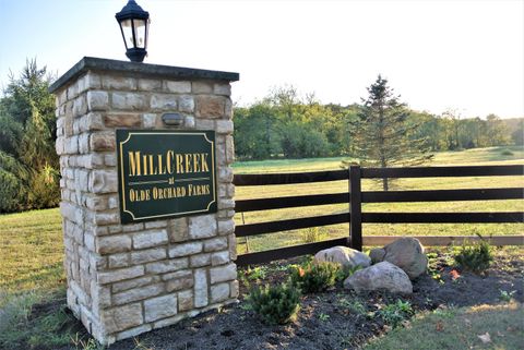 Photo of 708 Olde Creek Drive, Newark, OH 43055 (MLS # 226004265)