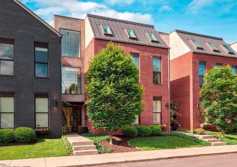 Photo of 602 Lathrop Street 7 #7, Columbus, OH 43206 (MLS # 226016729)