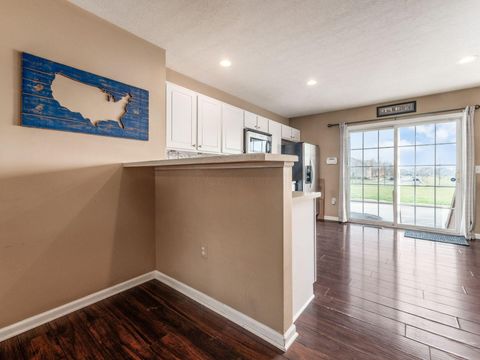 Tiny photo for 5264 Royal Arch Cascade Drive 25 #25, Dublin, OH 43016 (MLS # 225044532)