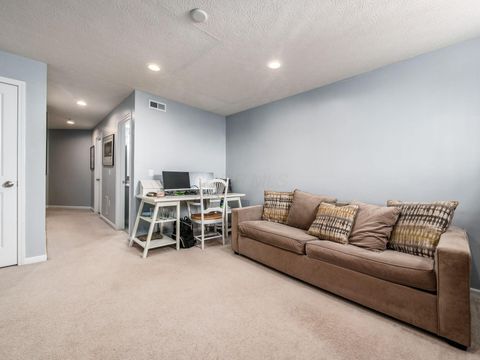 Tiny photo for 5264 Royal Arch Cascade Drive 25 #25, Dublin, OH 43016 (MLS # 225044532)