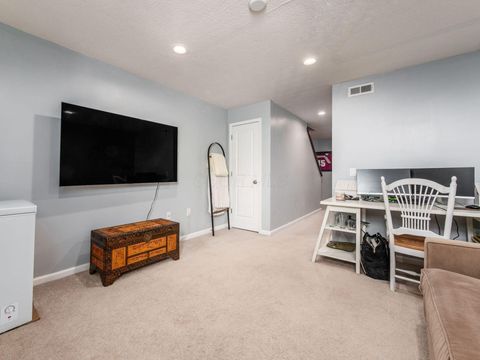 Tiny photo for 5264 Royal Arch Cascade Drive 25 #25, Dublin, OH 43016 (MLS # 225044532)