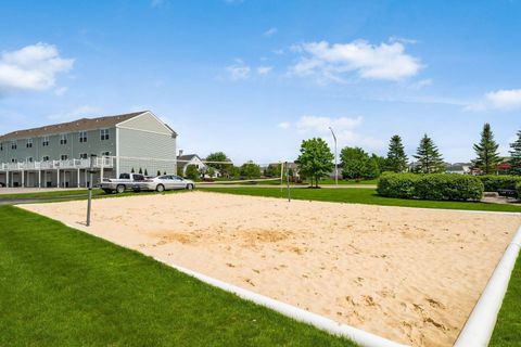 Tiny photo for 5264 Royal Arch Cascade Drive 25 #25, Dublin, OH 43016 (MLS # 225044532)