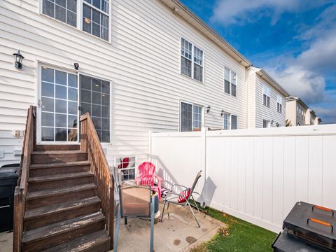 Tiny photo for 5264 Royal Arch Cascade Drive 25 #25, Dublin, OH 43016 (MLS # 225044532)