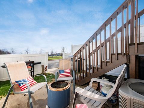 Tiny photo for 5264 Royal Arch Cascade Drive 25 #25, Dublin, OH 43016 (MLS # 225044532)