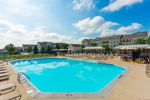 Tiny photo for 5264 Royal Arch Cascade Drive 25 #25, Dublin, OH 43016 (MLS # 225044532)