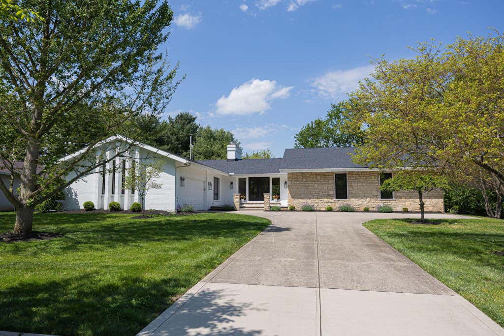 Photo of 64 Longview Drive, Dublin, OH 43017 (MLS # 226016961)