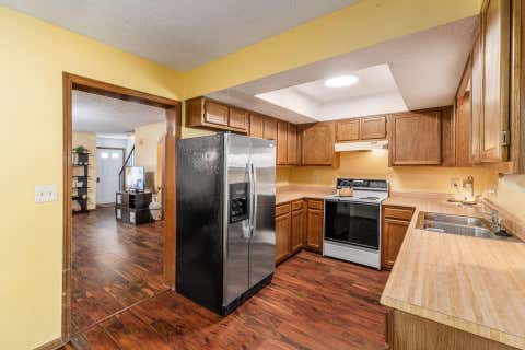 Tiny photo for 1949 Rockdale Drive 32 #32, Columbus, OH 43229 (MLS # 226029455)