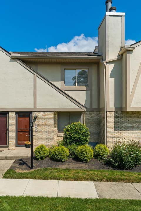 Tiny photo for 1949 Rockdale Drive 32 #32, Columbus, OH 43229 (MLS # 226029455)
