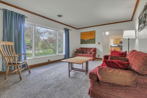 Photo of 713 Marburn Drive, Columbus, OH 43214 (MLS # 225041582)